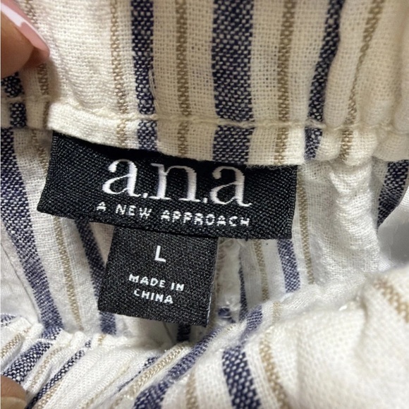 a.n.a Ivory & Blue Striped High Waist Paper Bag  Shorts Size Large Linen Blend - Picture 6 of 9